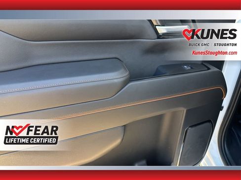 Used 2022 GMC Sierra 1500 AT4 w/ AT4 Preferred Package AWD/4WD image 39