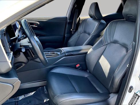 Used 2023 Toyota Crown Platinum w/ Carpet Mat Package (TMS) AWD/4WD image 7