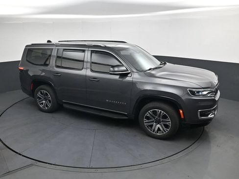 Used 2024 Jeep Wagoneer 4WD w/ Premium Group I image 35