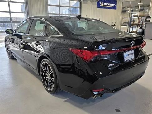Used 2022 Toyota Avalon Touring w/ Advanced Safety Package image 3