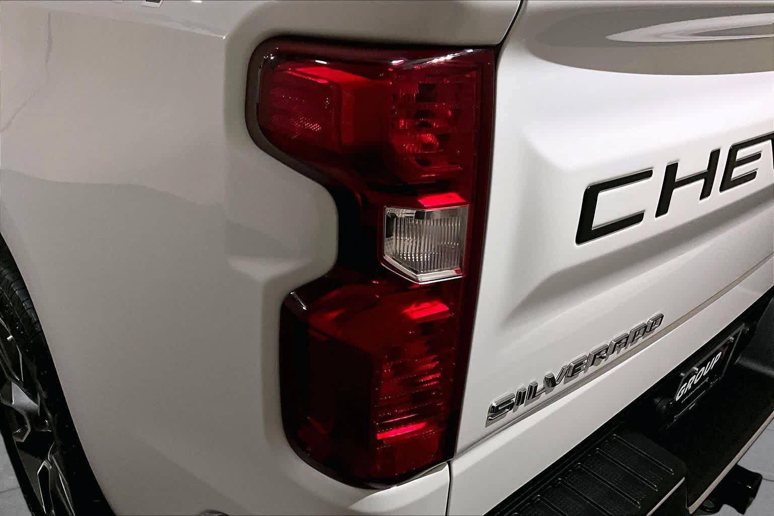 Used 2023 Chevrolet Silverado 1500 LT AWD/4WD image 26