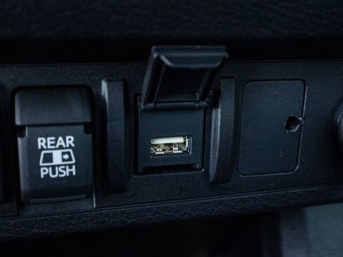 Used 2023 Toyota Tacoma TRD Sport image 31