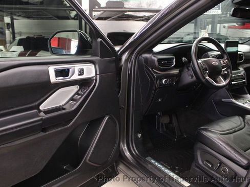 Used 2020 Ford Explorer Platinum w/ Premium Technology Package AWD/4WD image 8