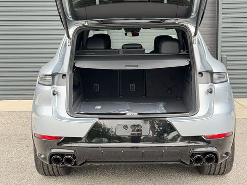 New 2026 Porsche Cayenne GTS image 18