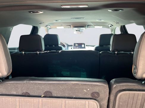 Used 2023 GMC Yukon XL AT4 AWD/4WD image 14