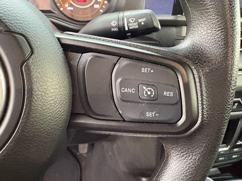Used 2024 Jeep Gladiator Sport AWD/4WD image 17