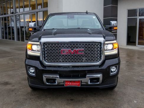 Used 2016 GMC Sierra 2500 Denali w/ Duramax Plus Package image 2