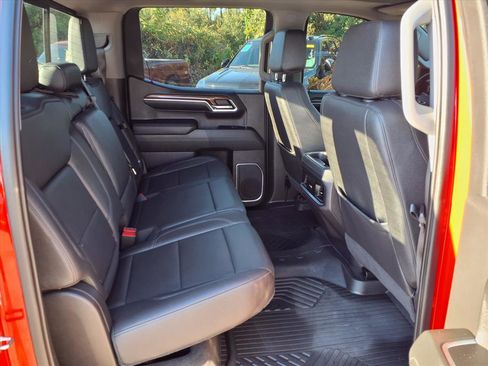 Used 2024 Chevrolet Silverado 1500 LT Trail Boss w/ LT Trail Boss Premium Package image 13