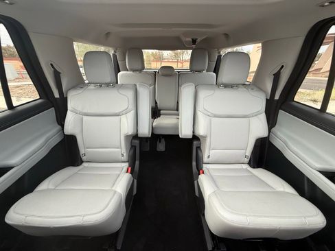 Used 2025 Ford Expedition Max Platinum image 20