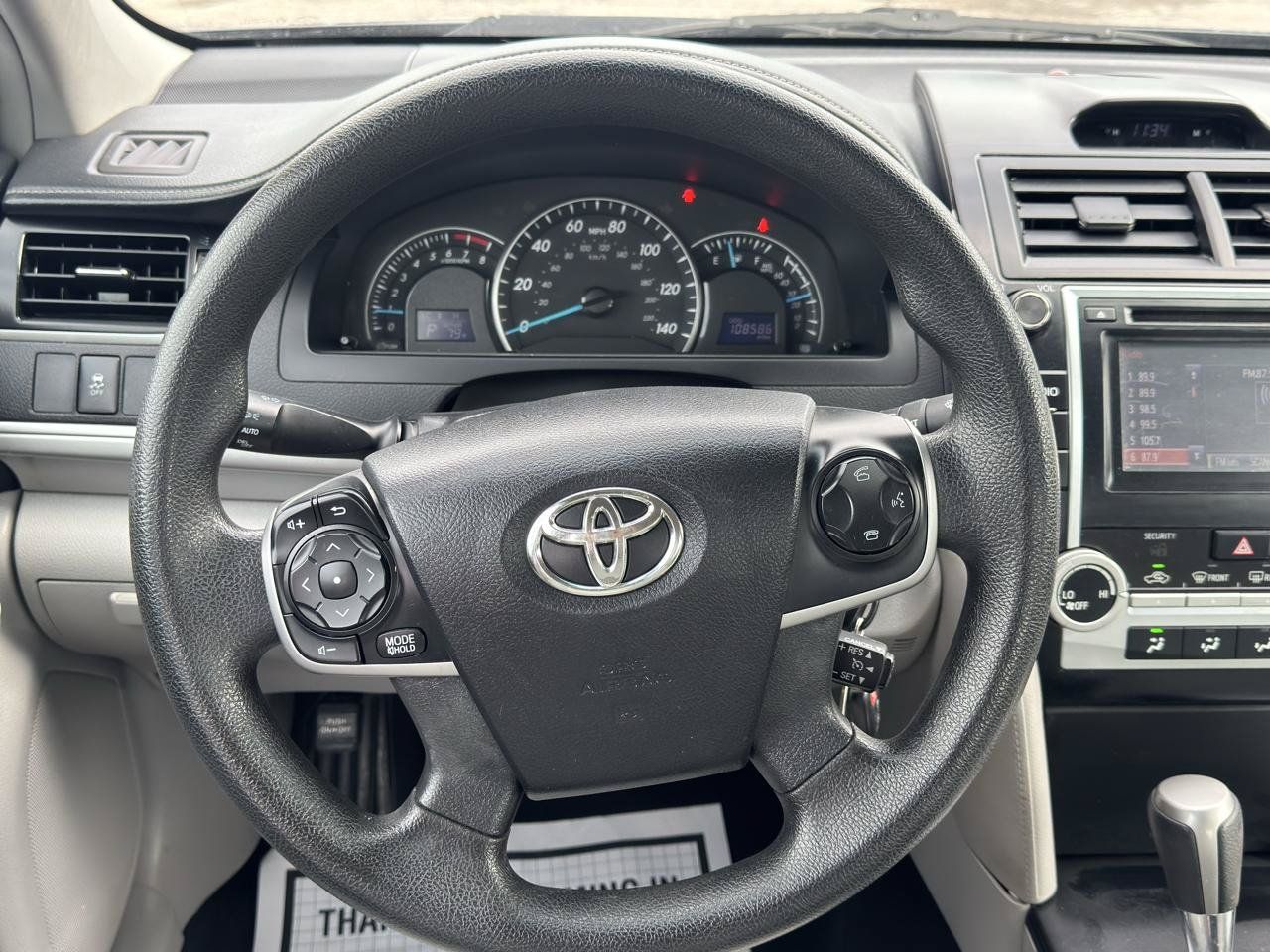 Used 2014 Toyota Camry LE FWD image 17