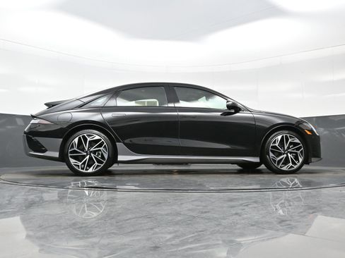 Certified 2024 Hyundai Ioniq 6 Limited image 32