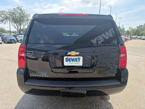 Used 2018 Chevrolet Suburban LT AWD/4WD image 4