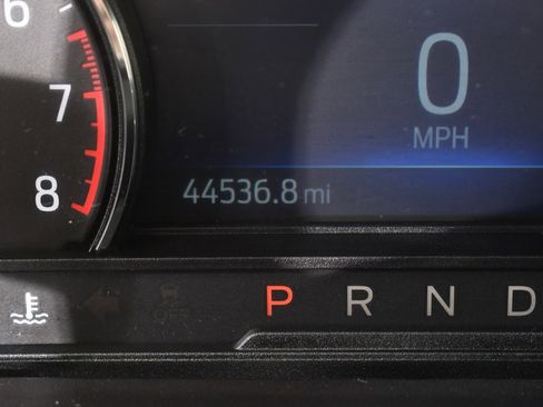 Used 2022 Ford Explorer XLT w/ Equipment Group 202A image 28