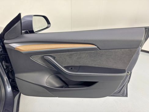 Used 2021 Tesla Model 3 Standard Range Plus image 44