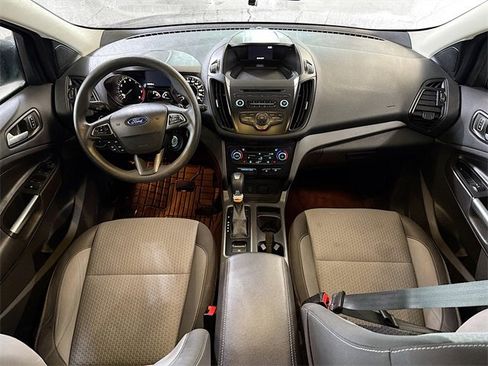 Used 2017 Ford Escape SE image 10
