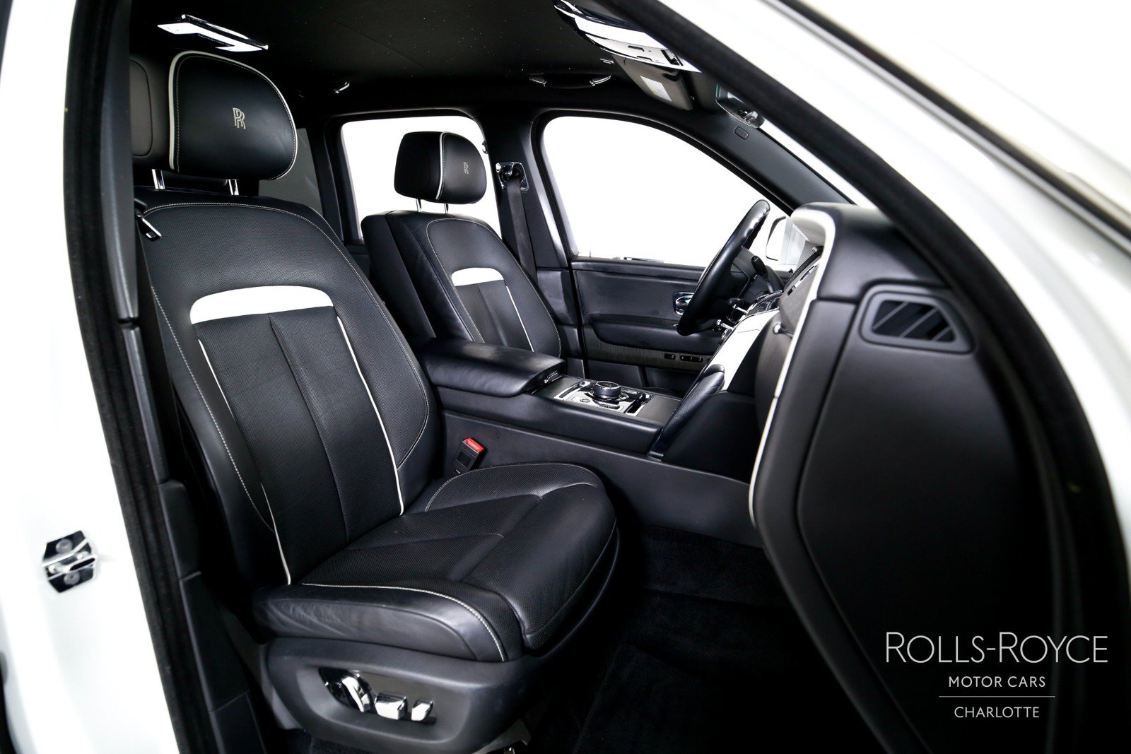 Used 2020 Rolls-Royce Cullinan AWD/4WD image 34