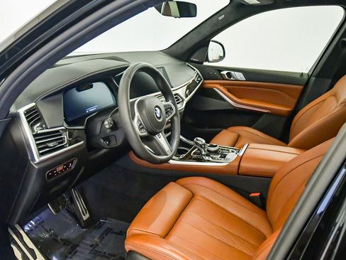 Certified 2021 BMW X7 M50i w/ Dynamic Handling Package image 24