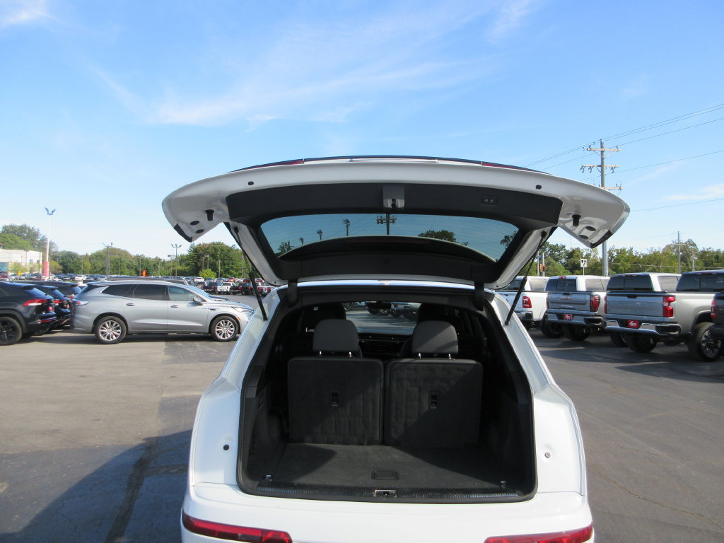 Used 2023 Audi Q7 3.0T Prestige AWD/4WD image 8