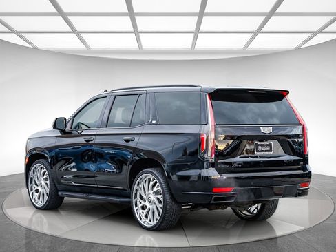 Used 2023 Cadillac Escalade Sport image 2