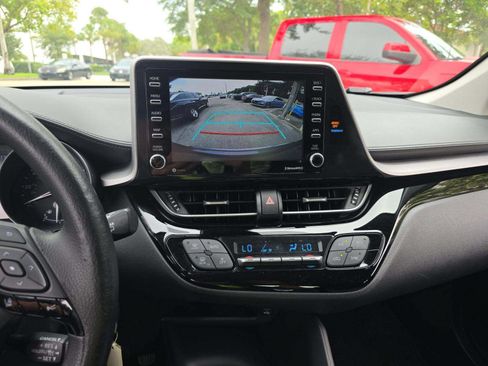Used 2020 Toyota C-HR LE FWD image 6