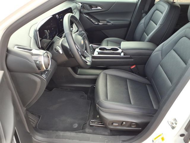 Used 2025 Chevrolet Equinox LT w/ Convenience Package II FWD image 9