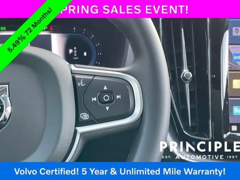 Certified 2025 Volvo XC60 B5 Core image 22