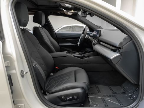 Used 2024 BMW 530i w/ M Sport Package RWD image 37