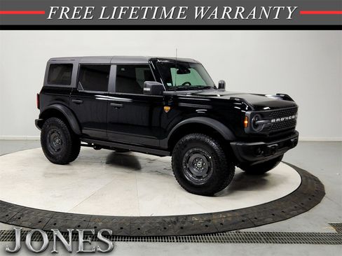 Used 2025 Ford Bronco Badlands image 1