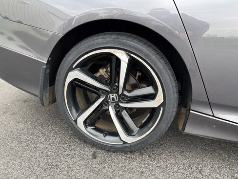 Used 2018 Honda Accord Sport image 7