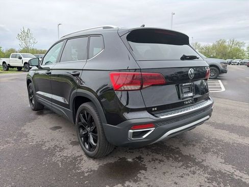 Used 2023 Volkswagen Taos SE w/ Black Wheel Package image 11