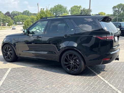 Certified 2024 Land Rover Discovery Dynamic SE image 8