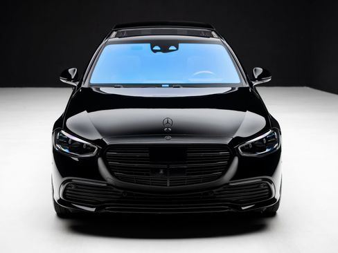 Used 2024 Mercedes-Benz S 580e 4MATIC Sedan image 6