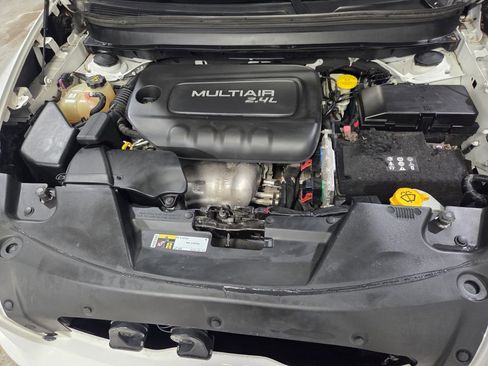 Used 2016 Jeep Cherokee Latitude w/ Comfort/Convenience Group image 25