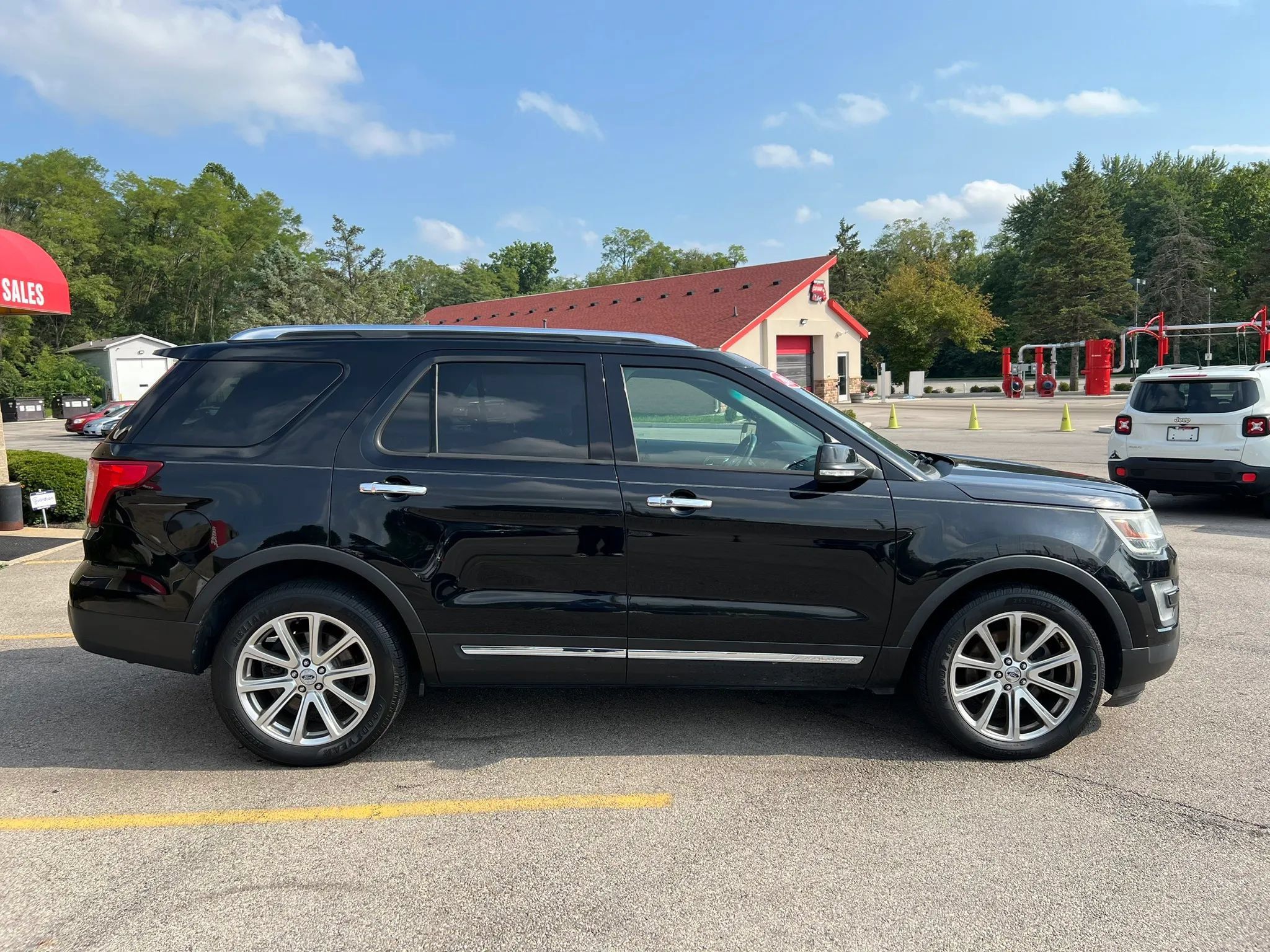 Used 2016 Ford Explorer Limited AWD/4WD image 4