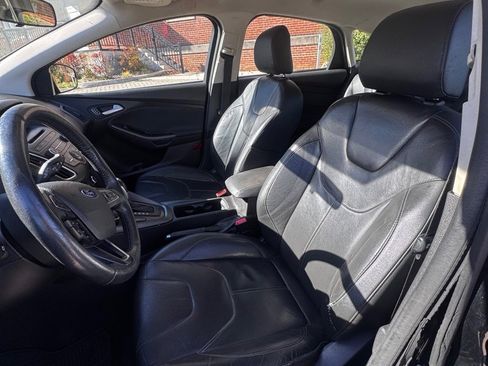 Used 2016 Ford Focus SE w/ Equipment Group 201A image 9