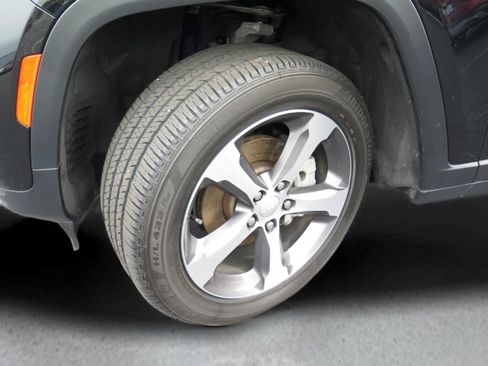 Used 2024 Jeep Grand Cherokee Limited AWD/4WD image 25