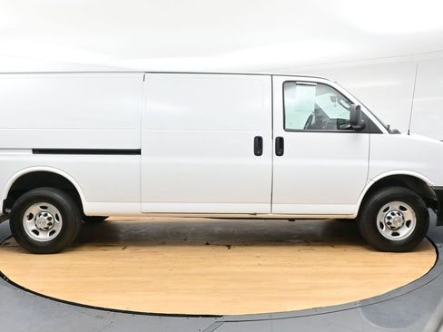 Used 2024 Chevrolet Express 3500 Extended w/ Driver Convenience Package image 8