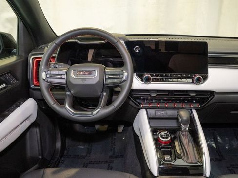 Used 2024 GMC Canyon AT4X image 6