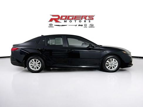Used 2026 Toyota Camry LE w/ Preferred Package 2 (TMS) FWD image 14