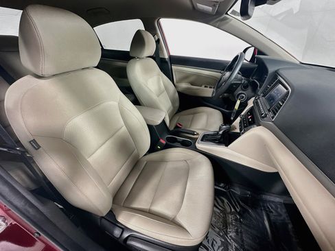 Used 2018 Hyundai Elantra SEL FWD image 25