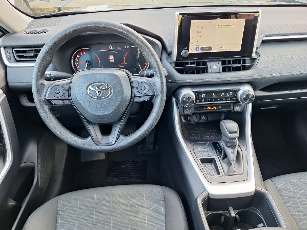 Used 2025 Toyota RAV4 XLE FWD image 9
