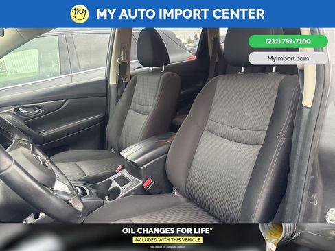 Used 2019 Nissan Rogue SV w/ Sun & Sound Touring Package AWD/4WD image 7