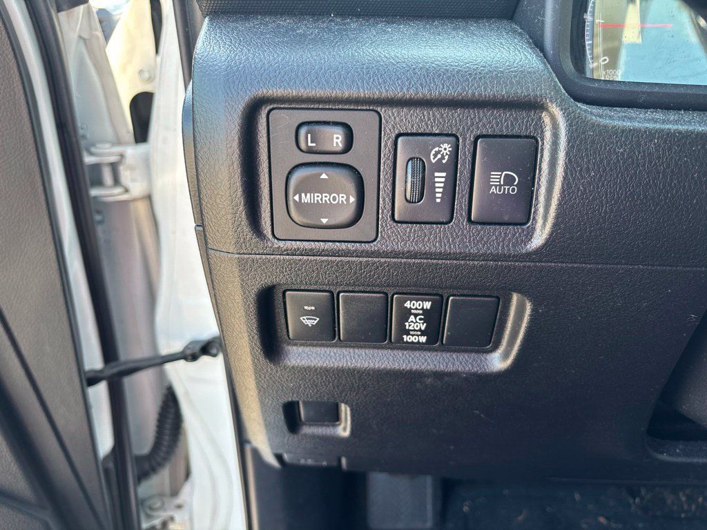 Used 2020 Toyota 4Runner SR5 Premium w/ Moonroof Package RWD image 13
