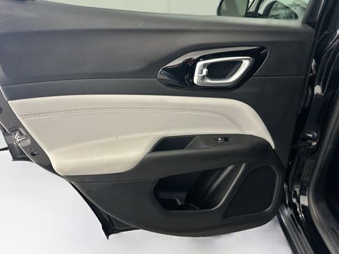 Used 2025 Jeep Compass Limited image 26