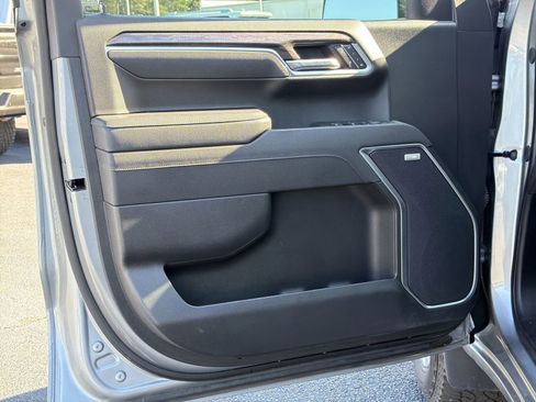 Used 2025 Chevrolet Silverado 1500 LTZ w/ LTZ Premium Package image 14