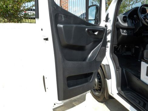 Used 2021 Mercedes-Benz Sprinter 3500 image 33