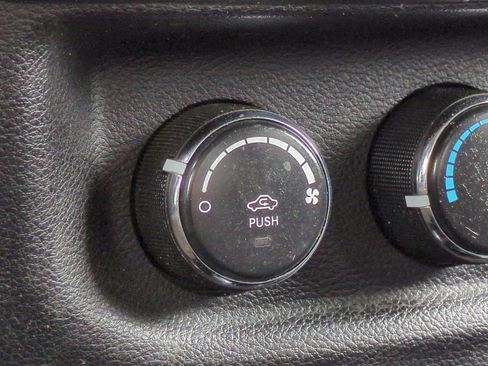 Used 2015 Jeep Wrangler Sport w/ Quick Order Package 23S AWD/4WD image 27