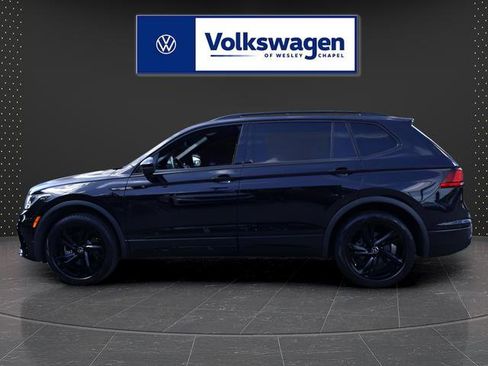 Certified 2023 Volkswagen Tiguan SE R-Line FWD image 5