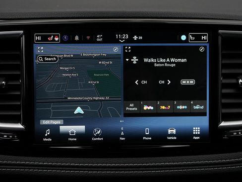 Used 2025 Chrysler Pacifica Limited image 18