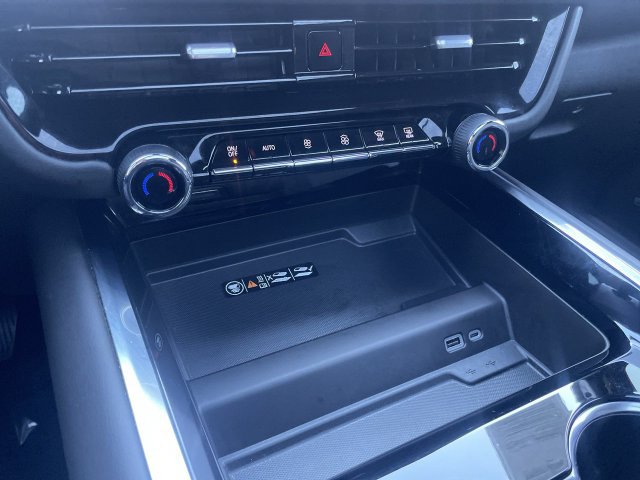 Certified 2025 Chevrolet Suburban RST w/ Advanced Technology Package AWD/4WD image 19